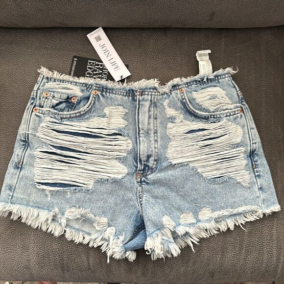 STRADIVARIUS | Blue | RIPPED SHORTS - Picture 7 of 9